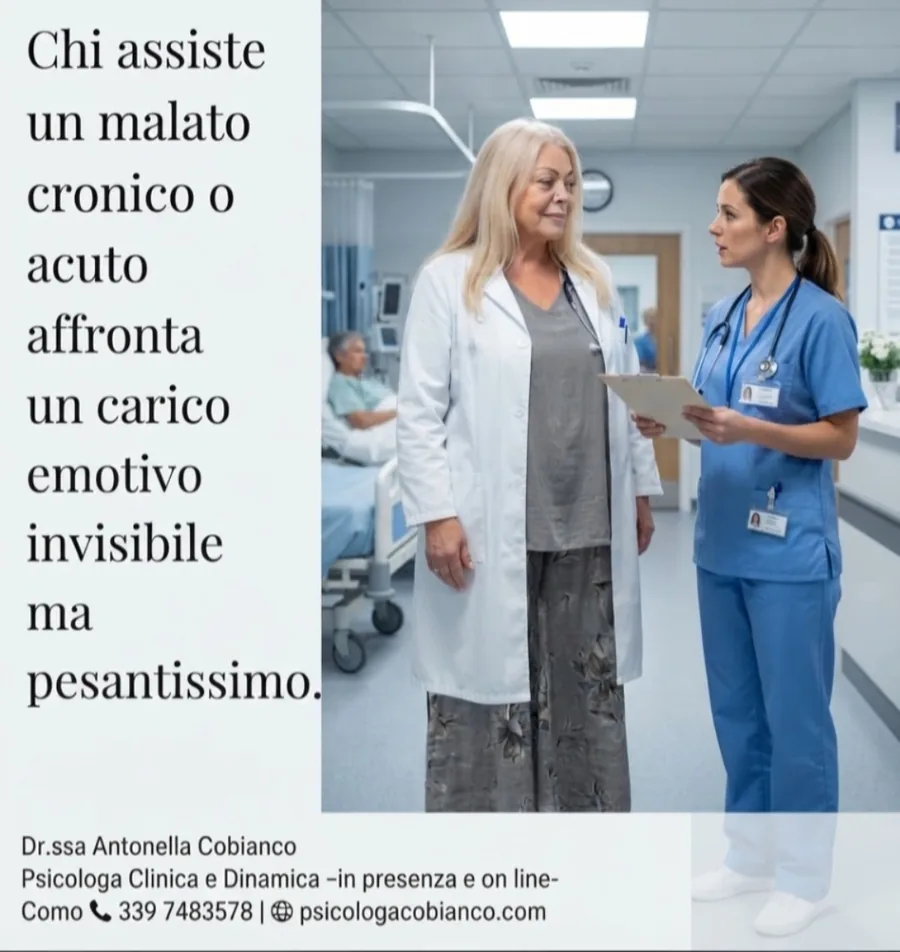 La Dott.ssa Cobianco con un'infermiera: chi assiste un malato cronico o acuto affronta un carico emotivo invisibile